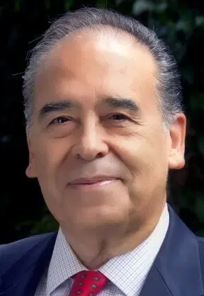 Dr. Manuel Urbina Fuentes
